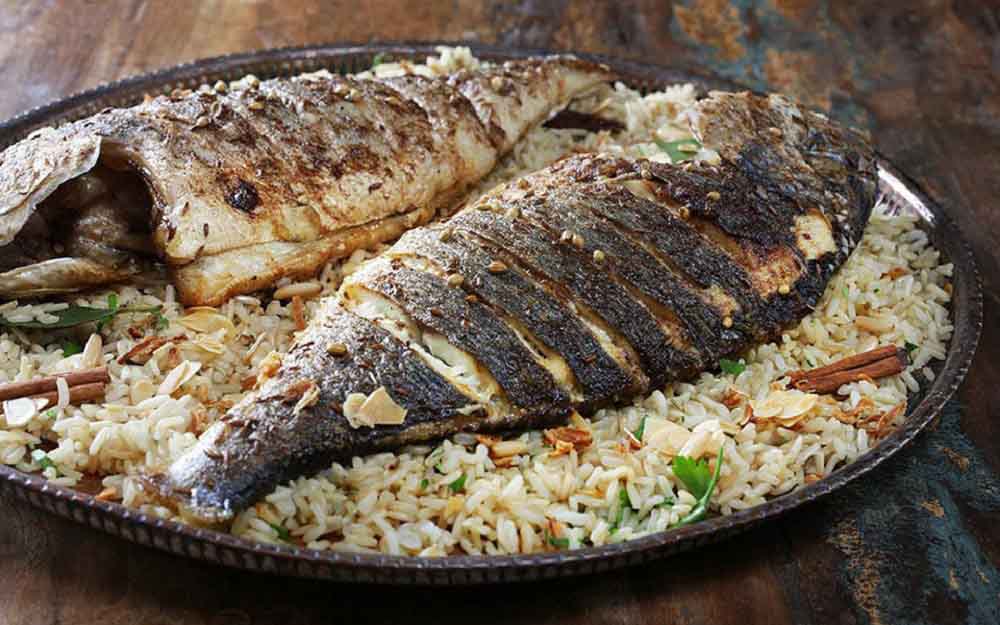 ماهی شکم پر با برنج